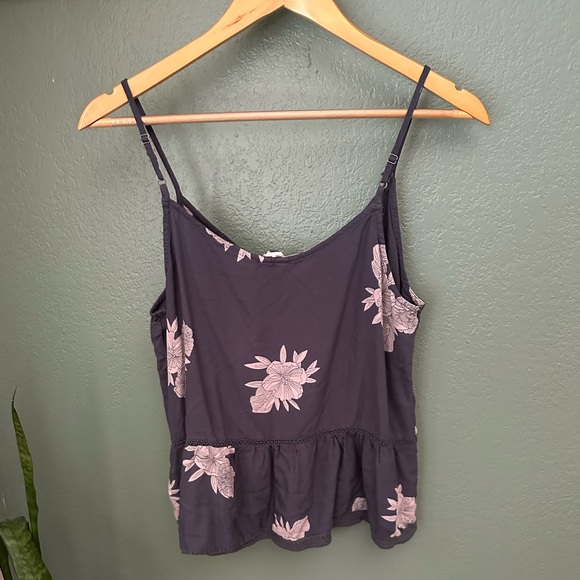 Roxy Floral Tank - Picture 3 of 3